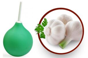 Parasitic garlic